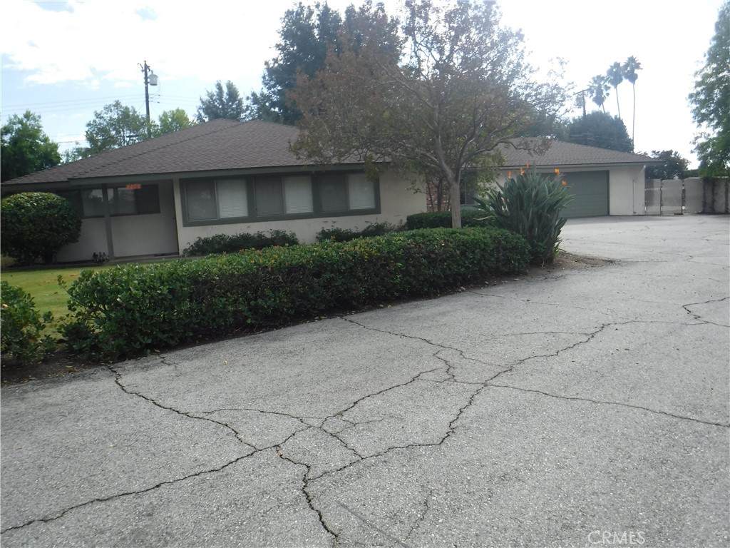 706 Carroll - Photo 1