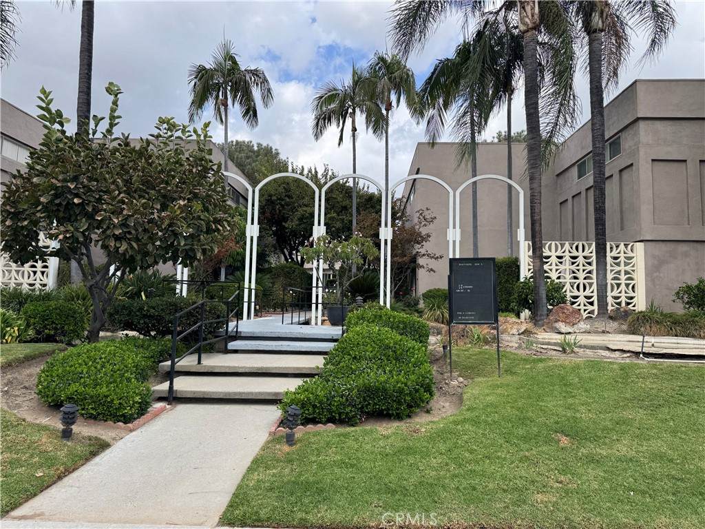 577 Fairview Ave. - Photo 1