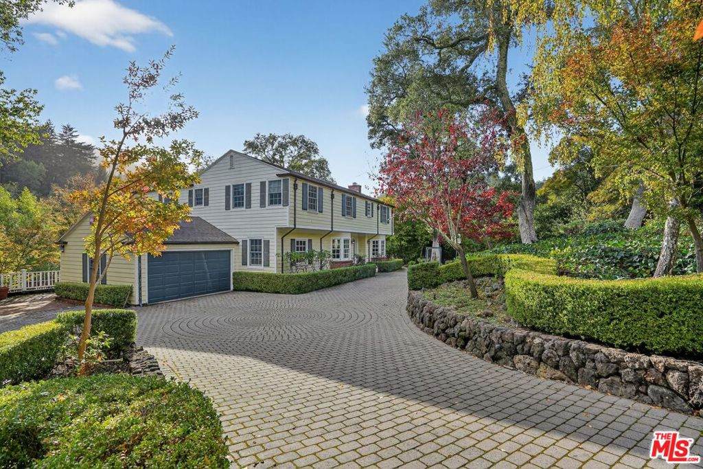 15 Ridgewood Road - Photo 1