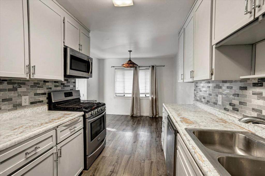 2114 Teakwood Street - Photo 1