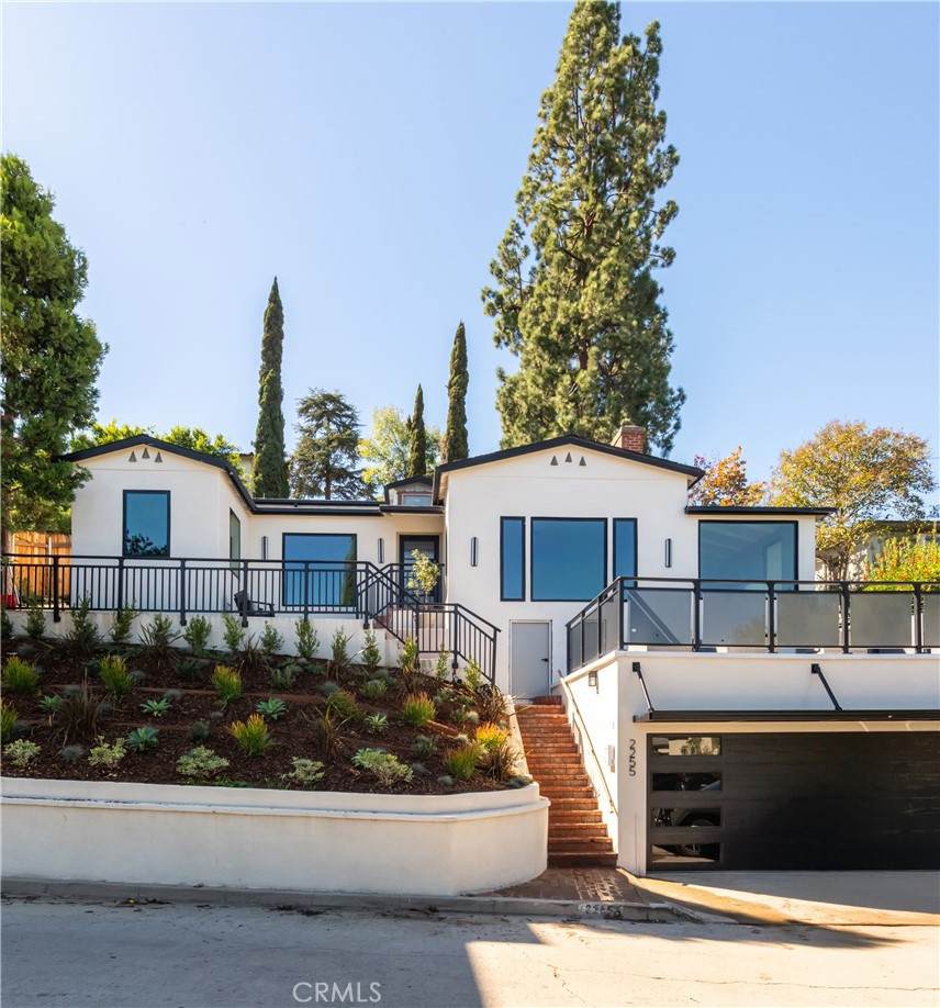 2255 Talmadge - Photo 1