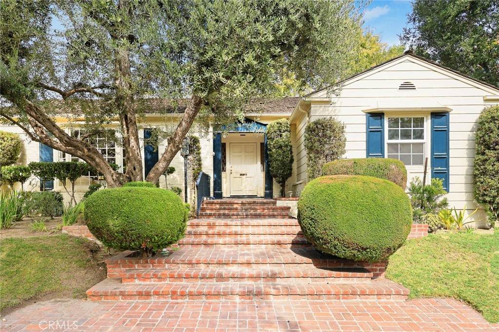 989 Winston Avenue - Photo 1