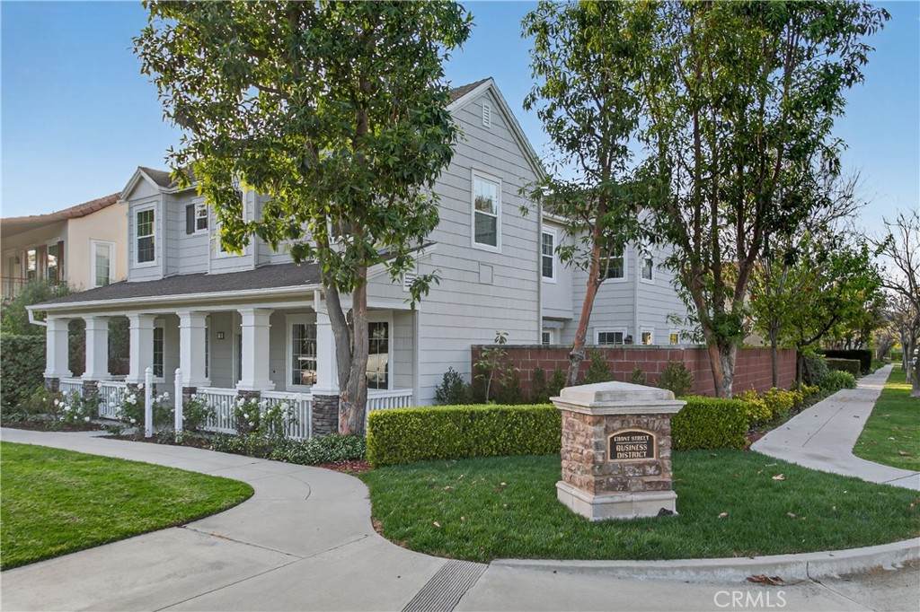 81 Zinnia Street - Photo 1