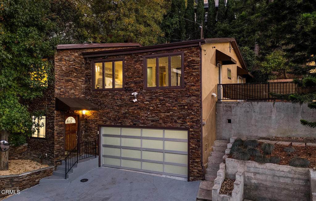 1038 Oban Drive - Photo 1