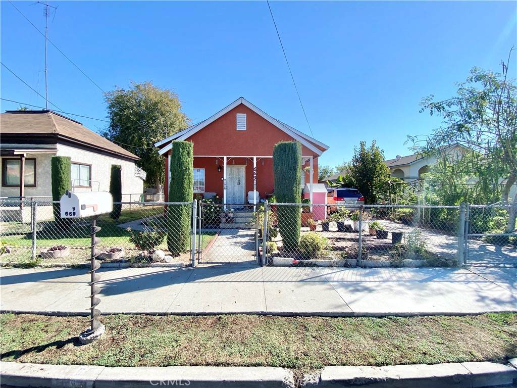 669 Harris Street - Photo 1