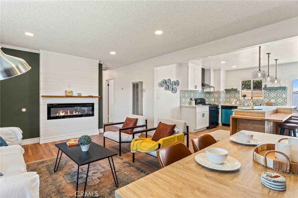 9925 Redwood - Photo 1