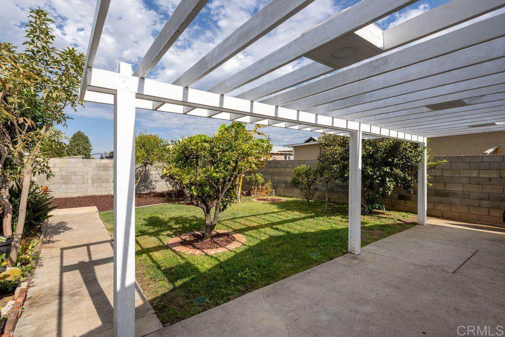 513 Flower Street - Photo 1