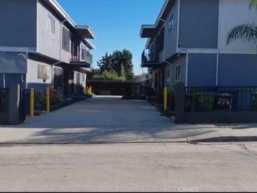 2710 Queen - Photo 1