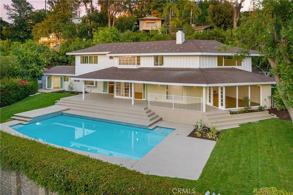 4620 Encino Avenue - Photo 1