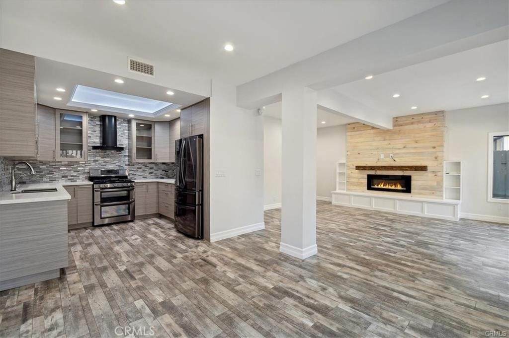 10831 Roycroft Street - Photo 1