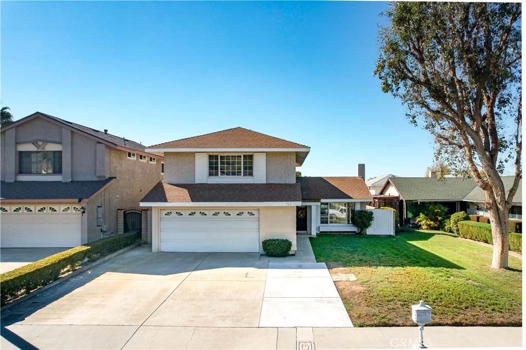 733 Lincoln Avenue - Photo 1