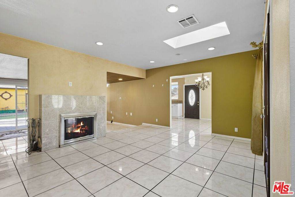 9509 Hildreth Avenue - Photo 1