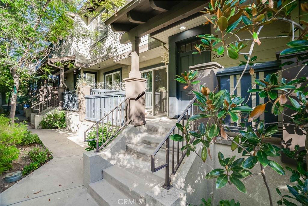 6300 Honolulu - Photo 1