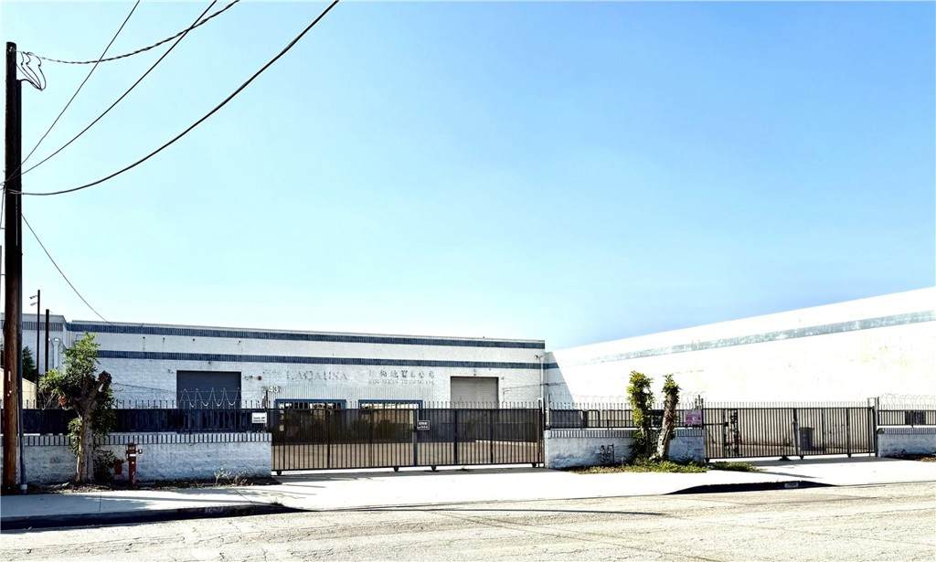 2437 Lee Avenue - Photo 1