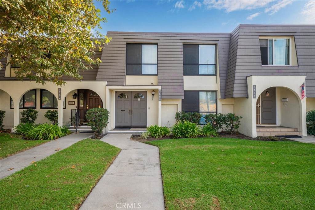 9686 Bloomfield - Photo 1