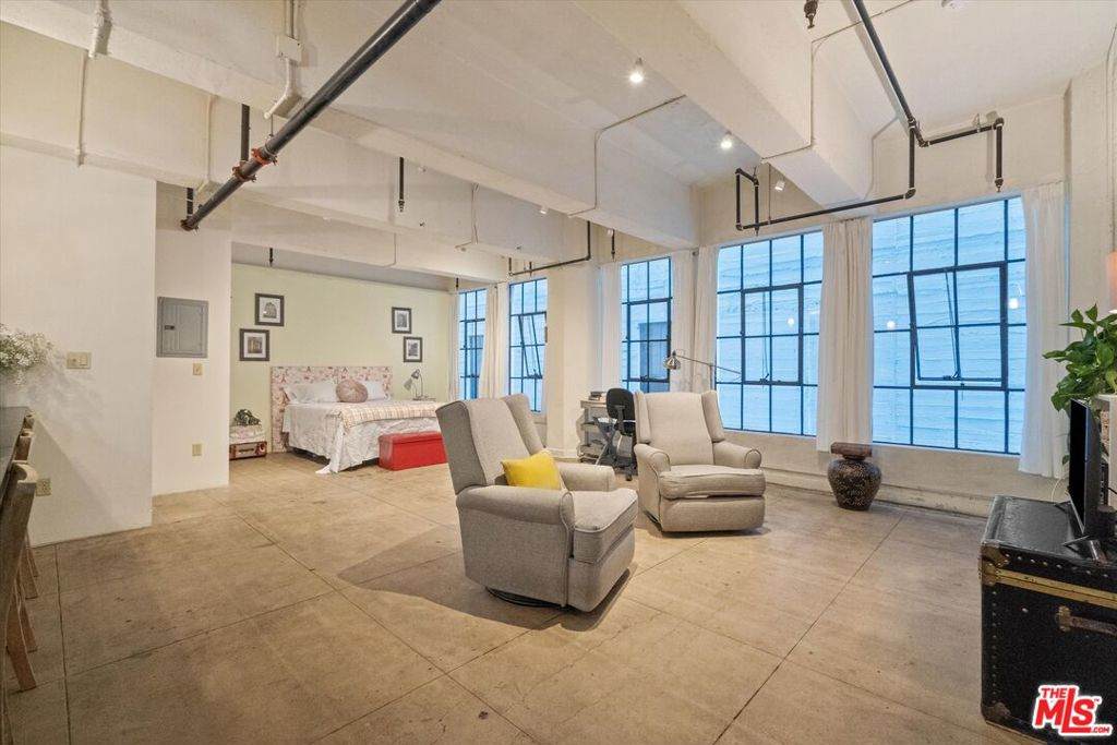 746 Los Angeles Street - Photo 1