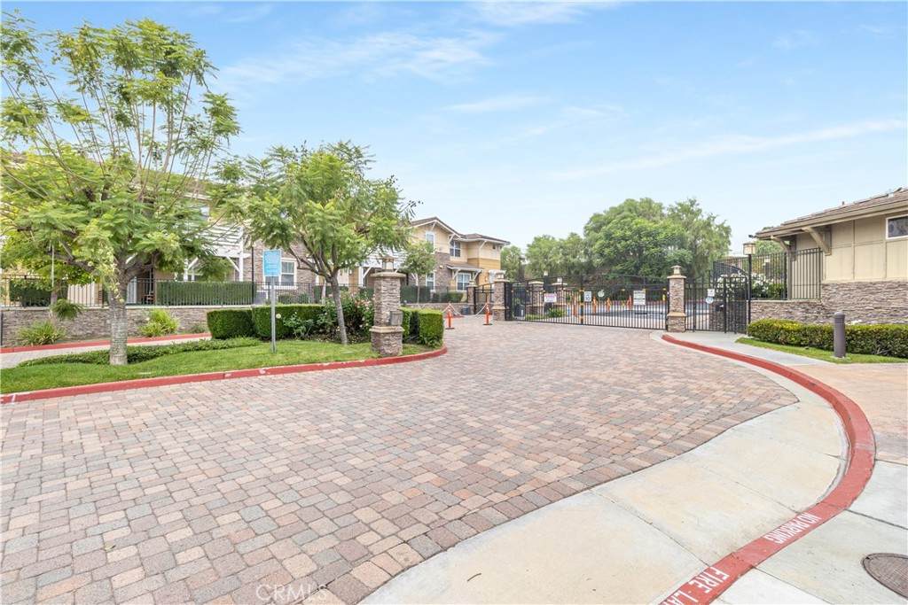 https://bt-photos.global.ssl.fastly.net/socal/orig_boomver_2_403567462-2.jpg