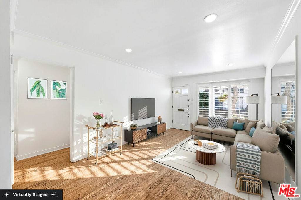 948 20th Street - Photo 1