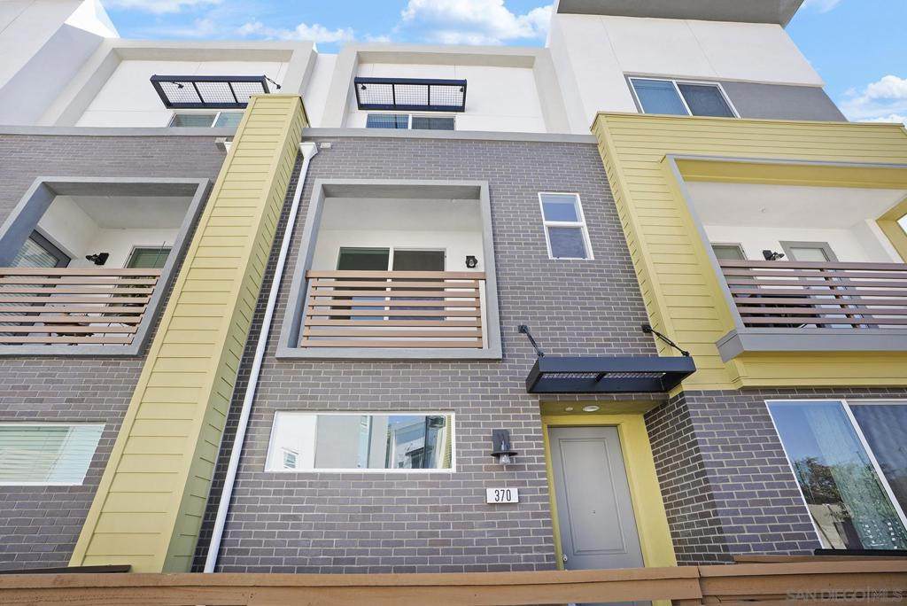 370 Gateway Dr - Photo 1