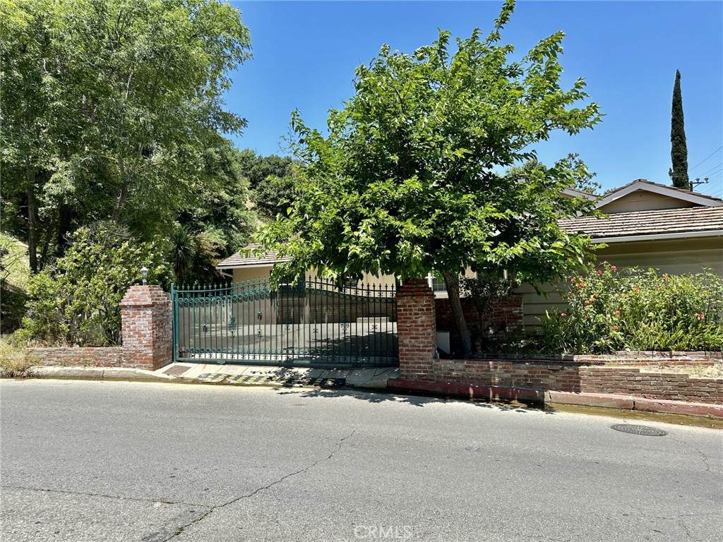 https://bt-photos.global.ssl.fastly.net/socal/orig_boomver_2_403741570-2.jpg