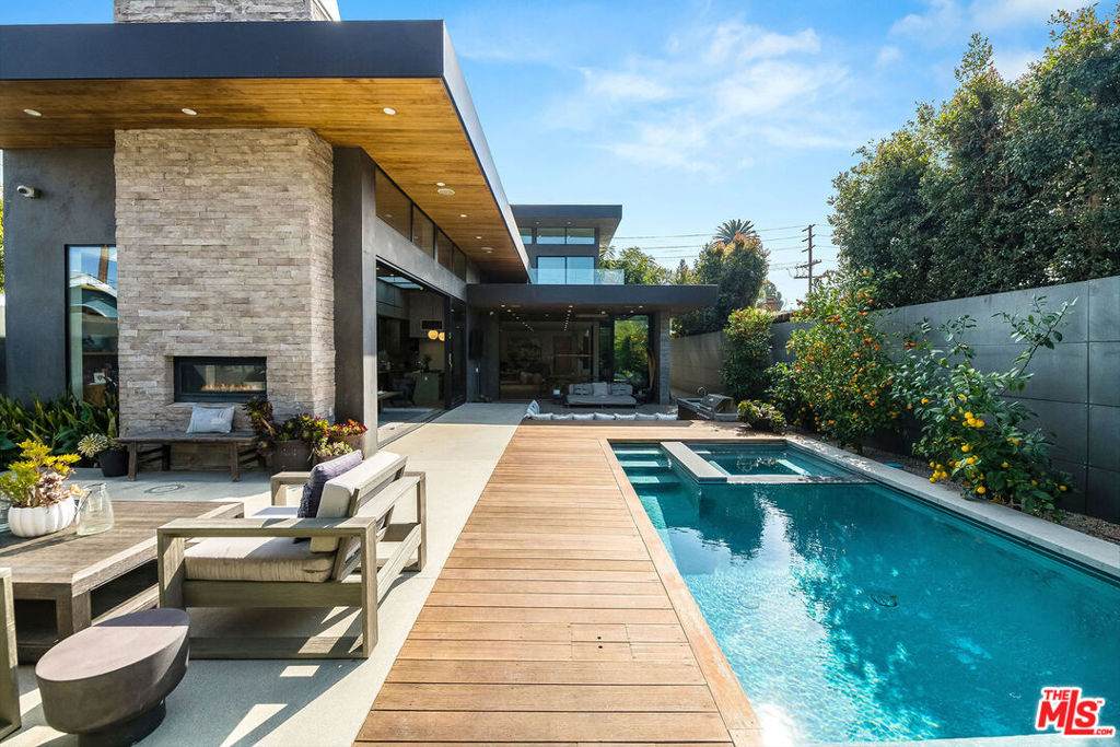 1385 Palms Boulevard - Photo 1