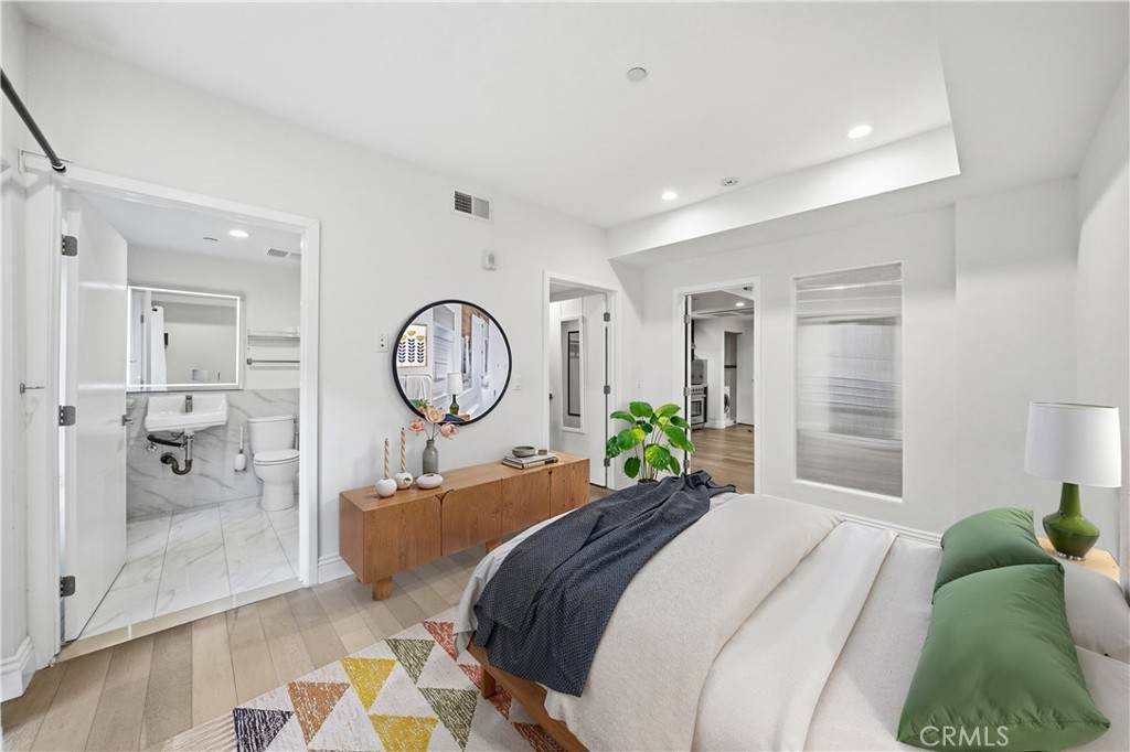 2939 Leeward Avenue - Photo 1