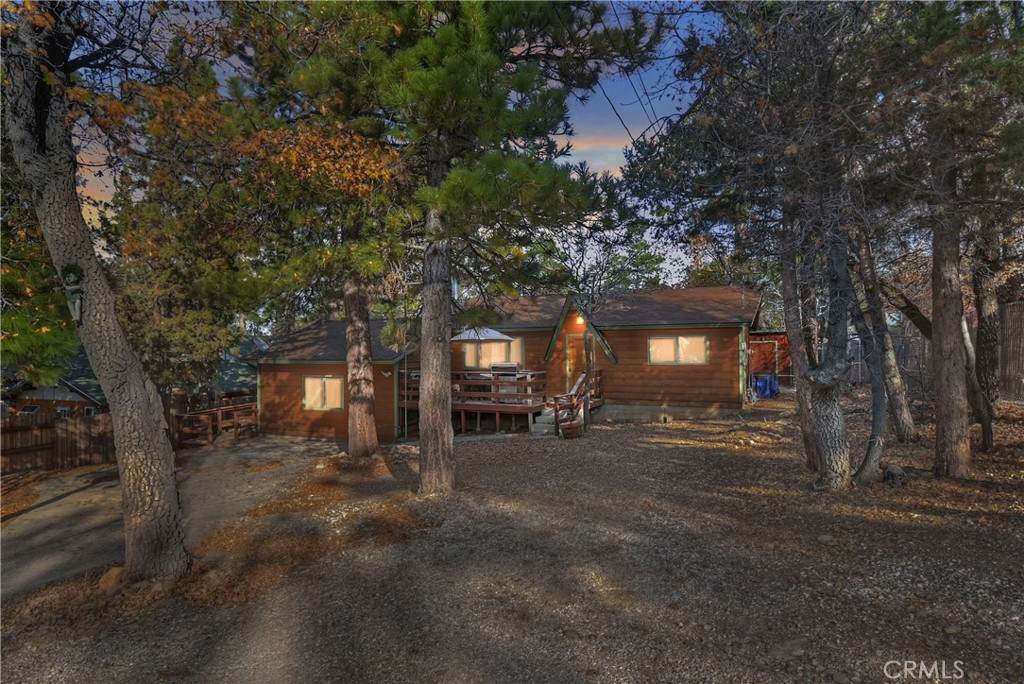 811 Leonard Lane - Photo 1