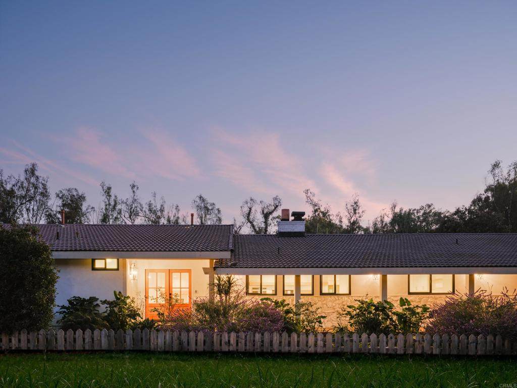 14980 Via De La Valle - Photo 1