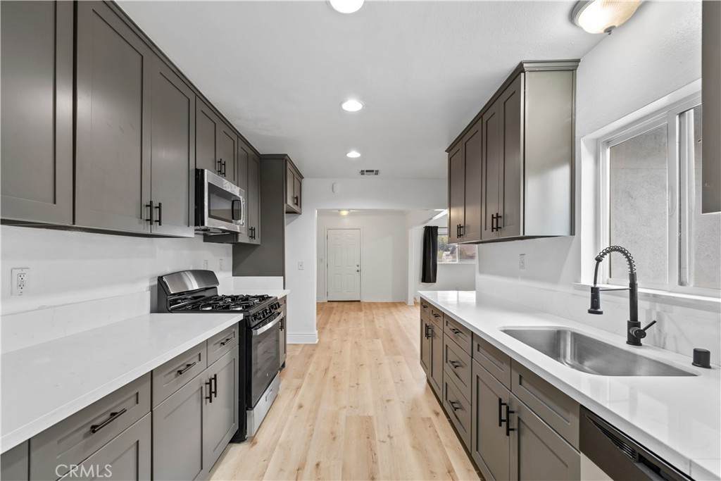 18264 Pine - Photo 1