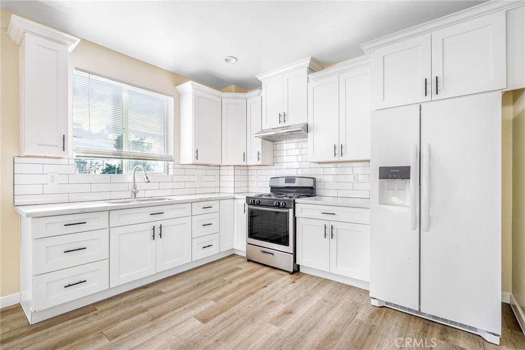 1002 33rd Street - Photo 1