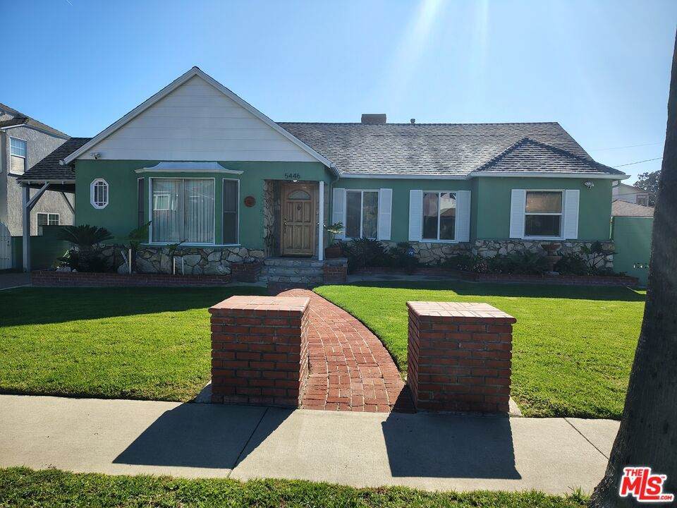 5446 Angeles Vista Boulevard - Photo 1