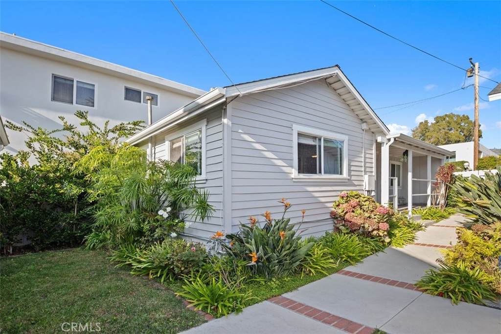 649 Glenneyre - Photo 1