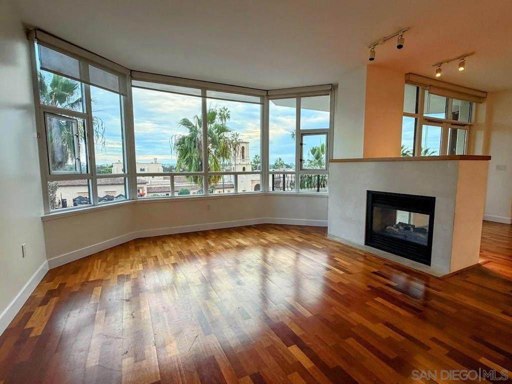 700 W Harbor Dr - Photo 1