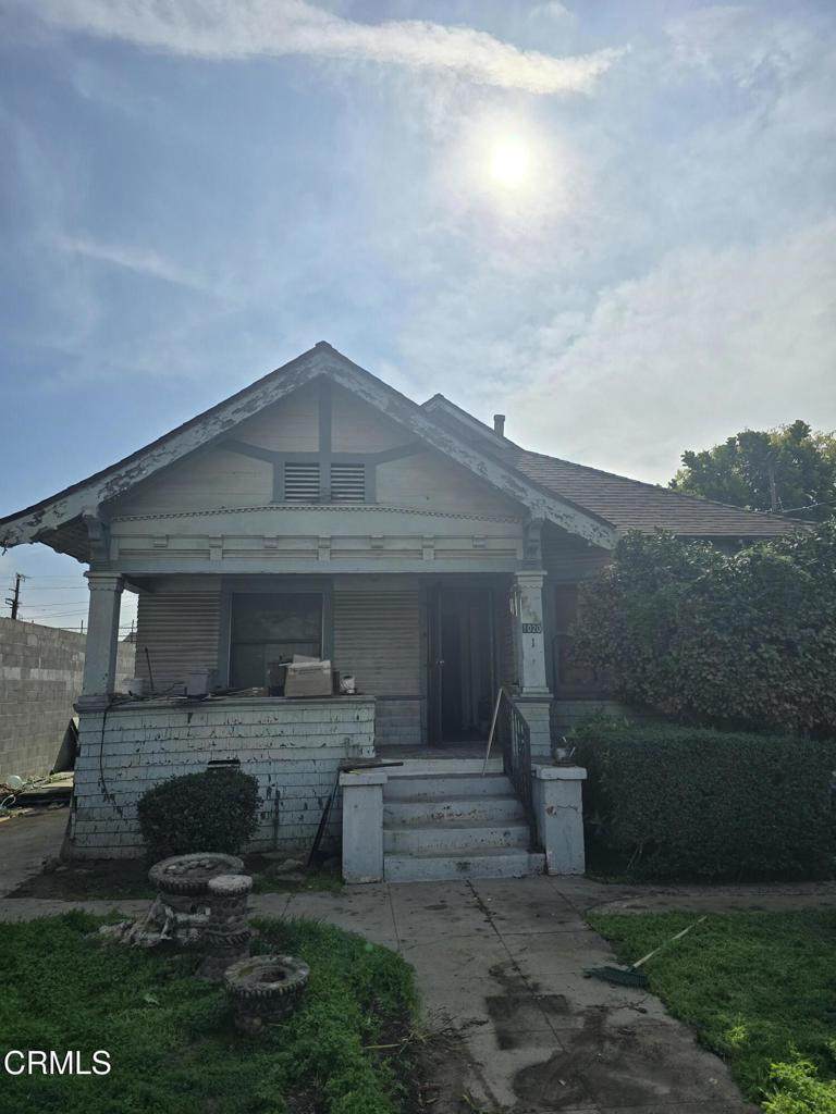 1020 42nd Place - Photo 1