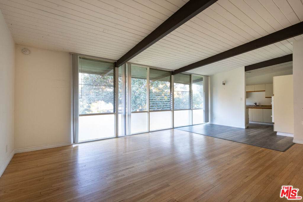 11133 Rose Avenue - Photo 1