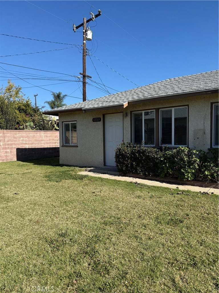 12769 Yorba - Photo 1