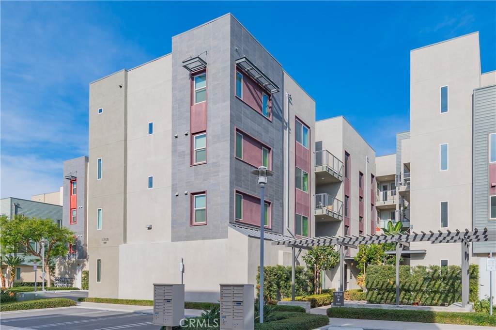 135 Bowery - Photo 1