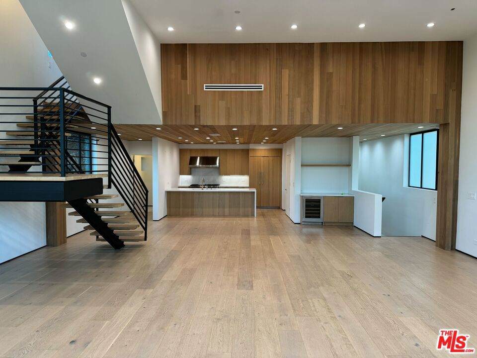 611 Broadway Street - Photo 1