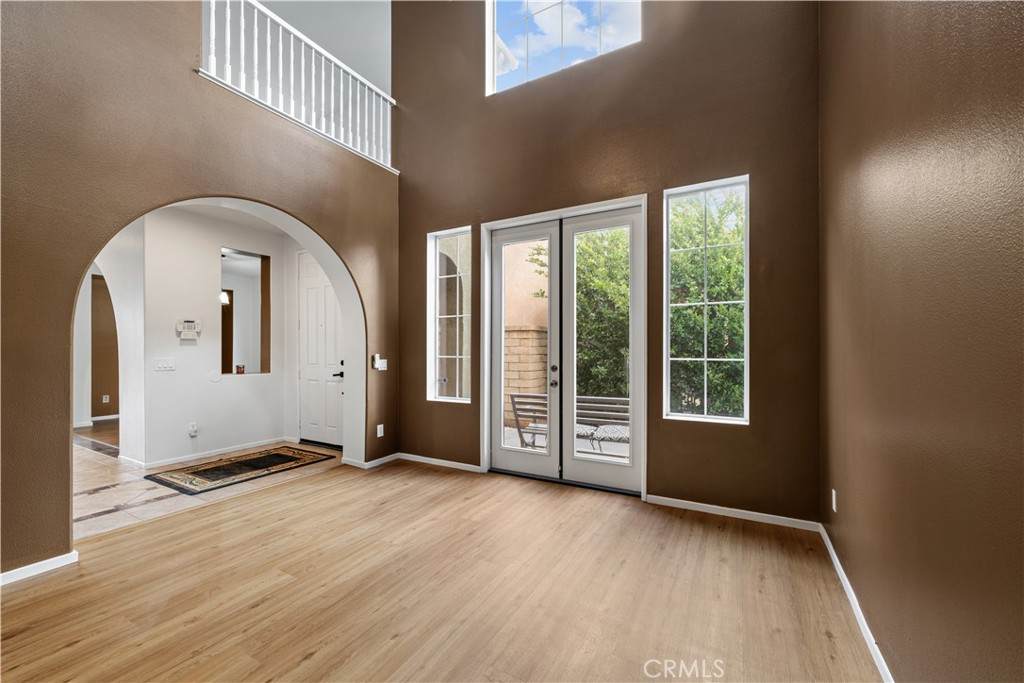 32372 Safflower - Photo 1