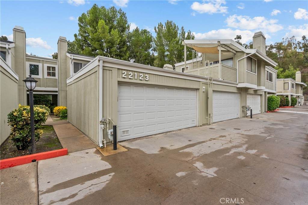 22123 Burbank Blvd #2 - Photo 1