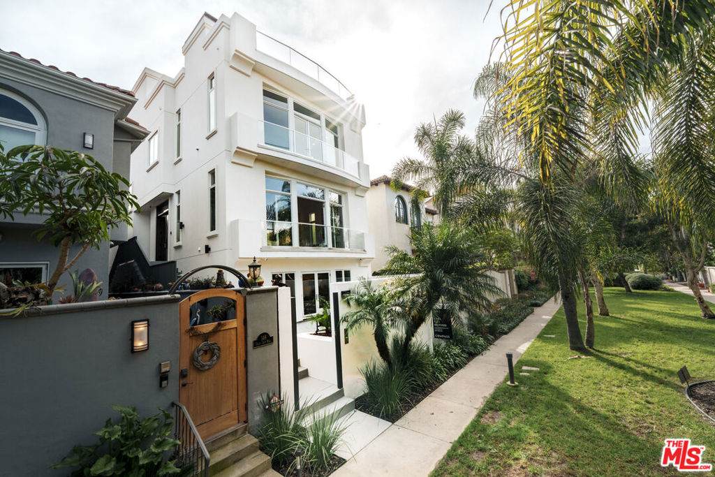 142 Union Jack Mall - Photo 1