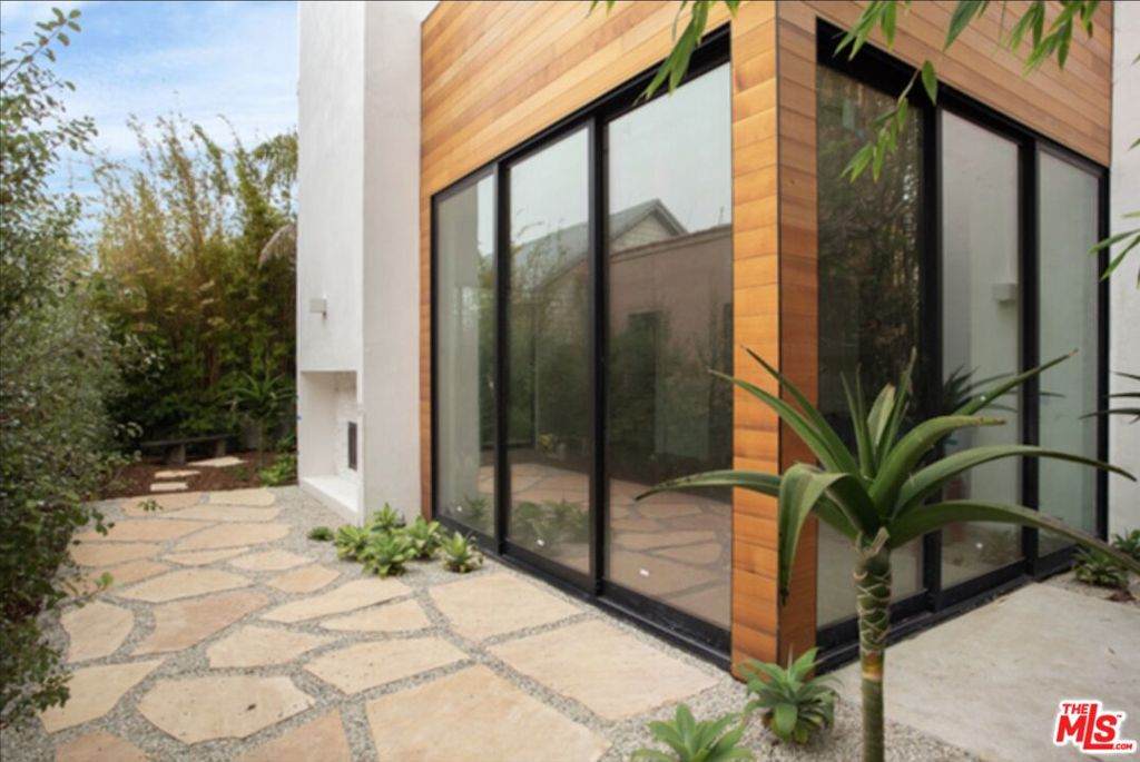 1033 1/2 Grant Street - Photo 1