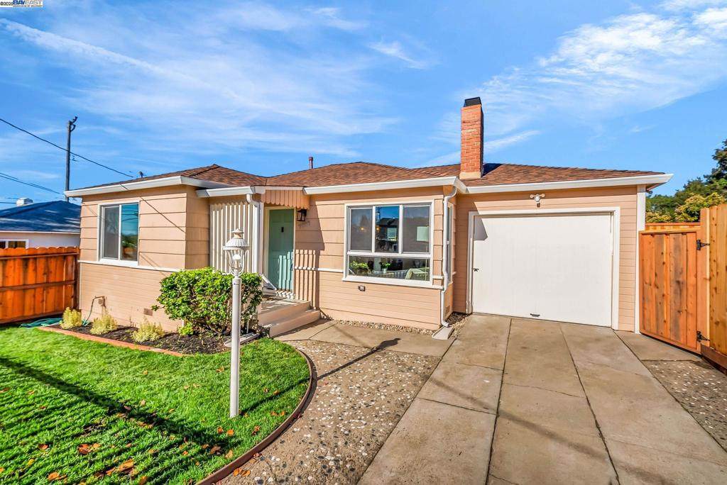 7007 Manila Ave - Photo 1