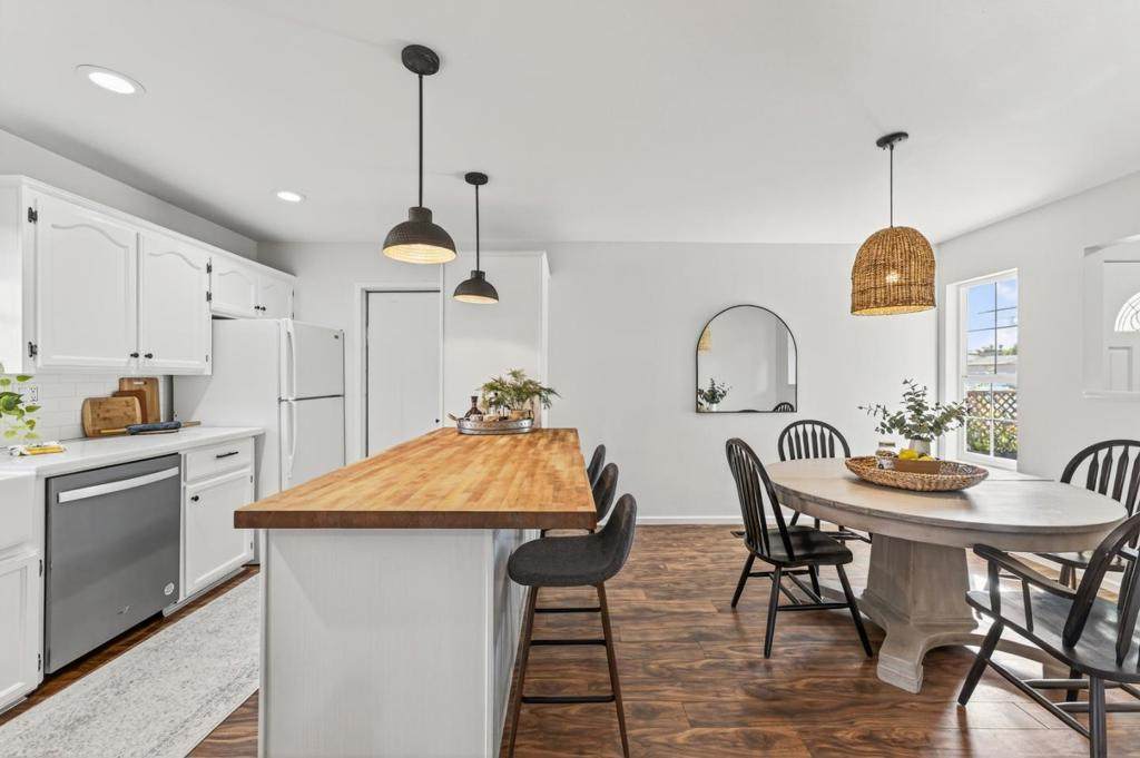 3049 Sunrise Circle - Photo 1