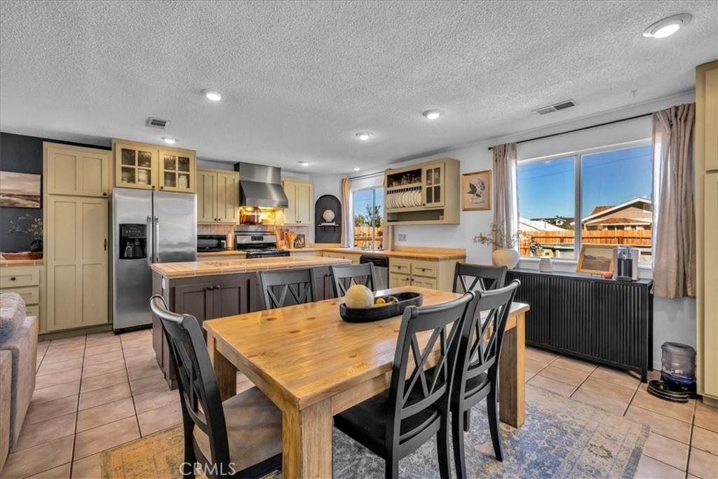 7429 Maude Adams - Photo 1