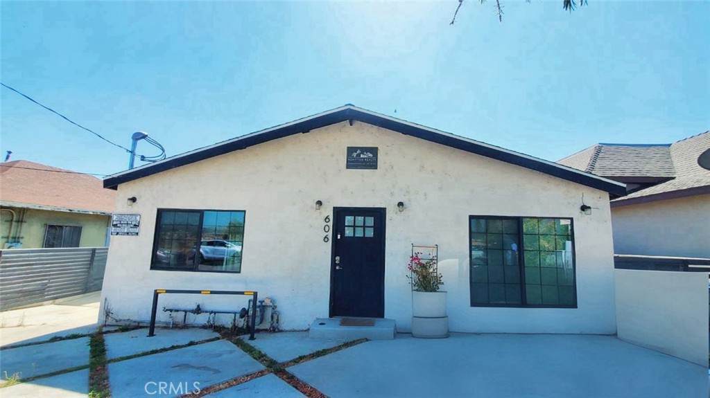 606 Fairview - Photo 1