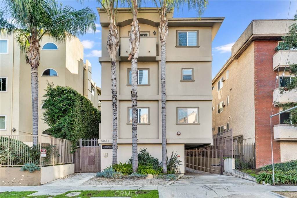 10866 Bluffside - Photo 1