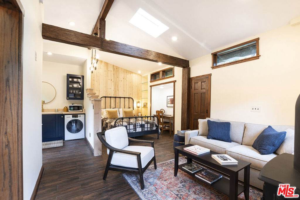 1722 1722 1/2 Stanley Avenue - Photo 1