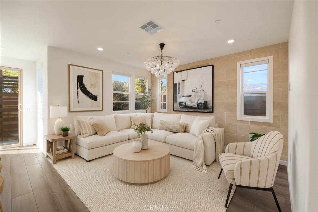 2323 Apple - Photo 1