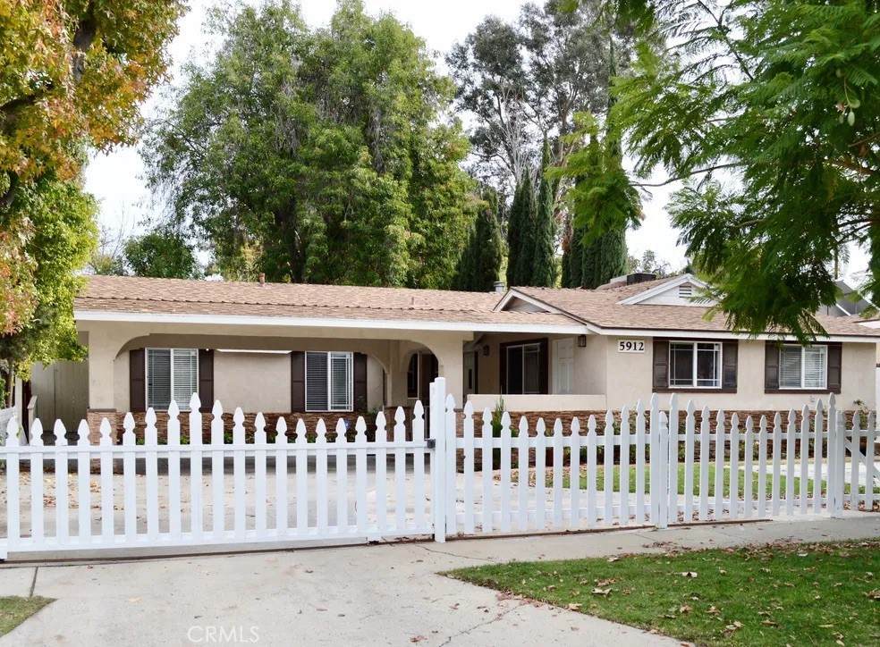 5912 Cahill Avenue - Photo 1